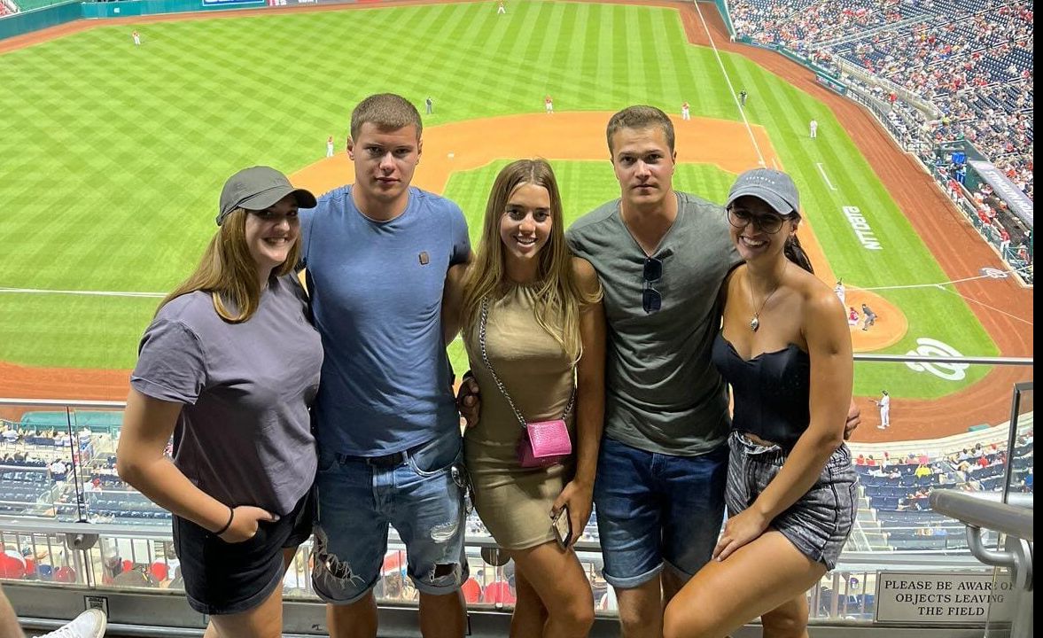 Pozicije s tips ili bez tipsa na Work & Travelu?